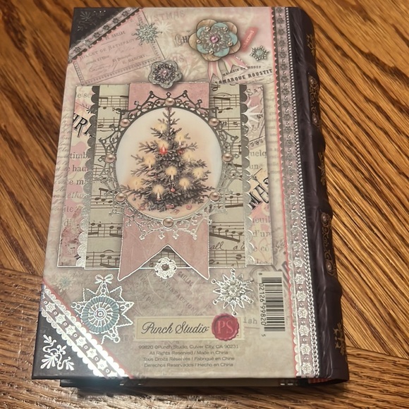 Small Christmas Decorative Box 6 1/2"x 4 1/2" - Picture 3 of 4